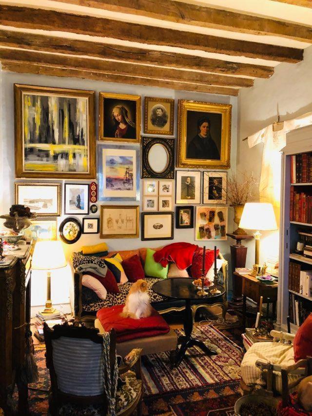 Maison D'Hotes "Les Volets Verts" Et Sa Brocante Ecueille Esterno foto