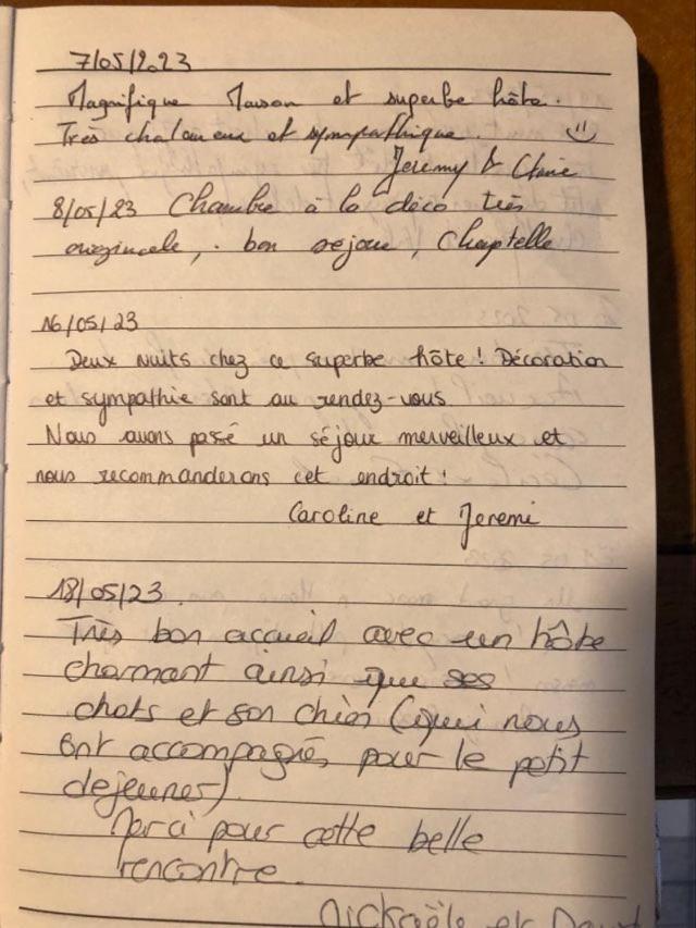 Maison D'Hotes "Les Volets Verts" Et Sa Brocante Ecueille Esterno foto