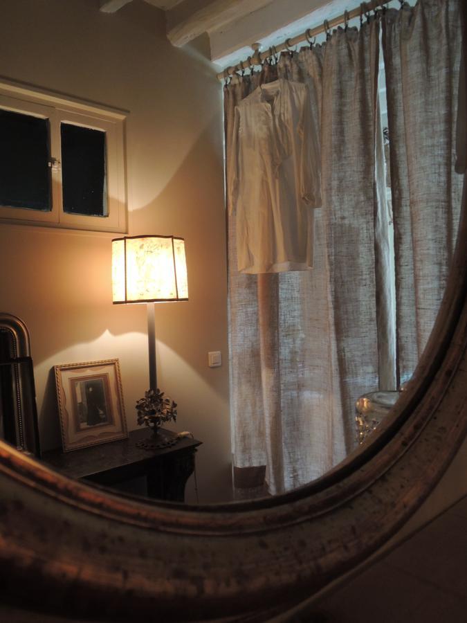 Maison D'Hotes "Les Volets Verts" Et Sa Brocante Ecueille Esterno foto