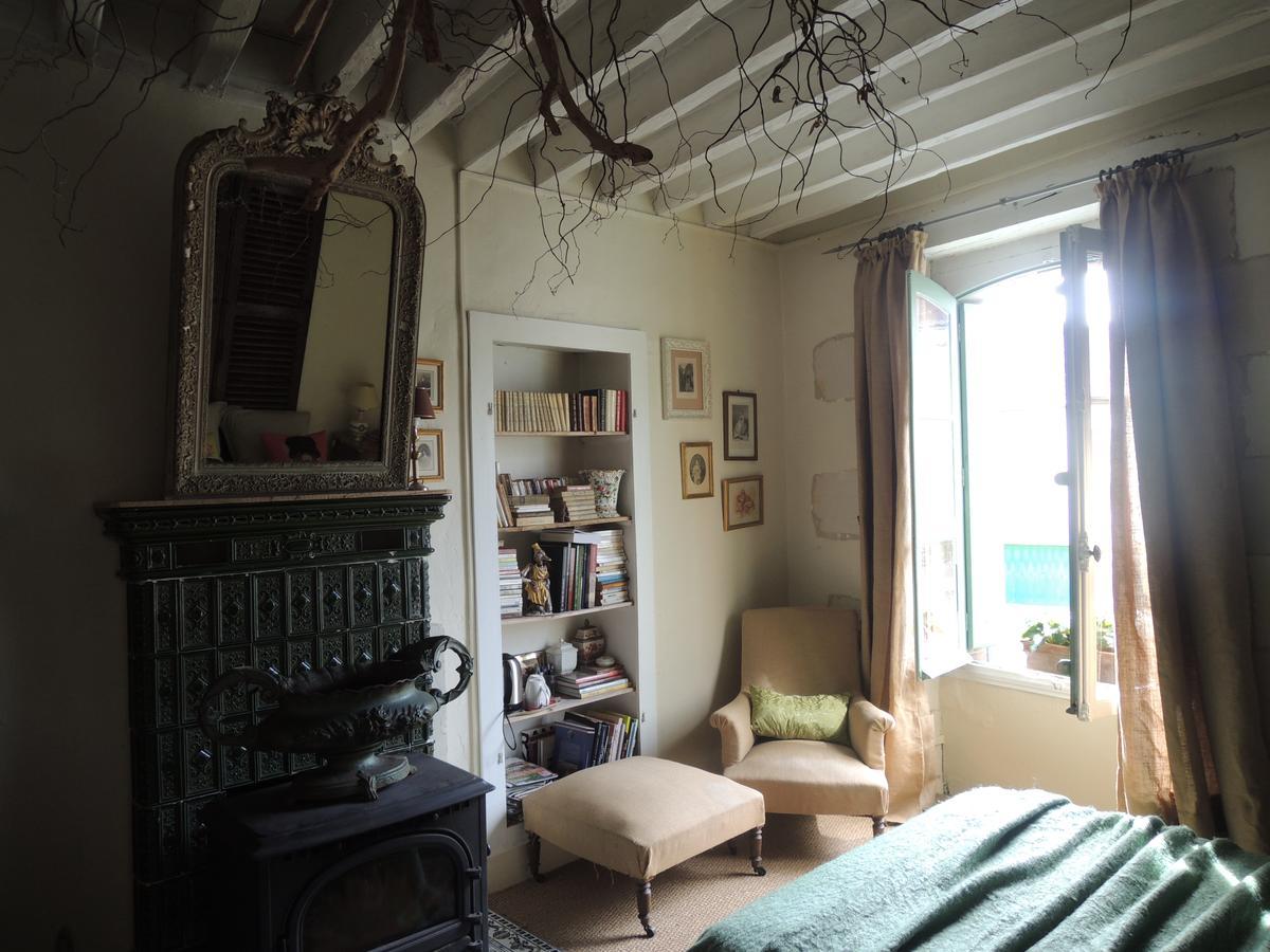 Maison D'Hotes "Les Volets Verts" Et Sa Brocante Ecueille Esterno foto