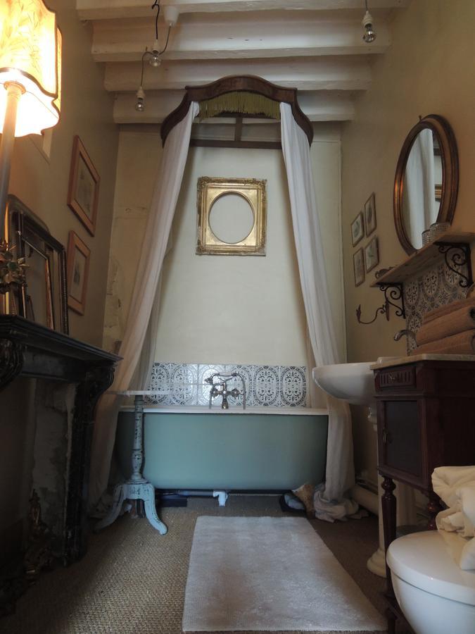 Maison D'Hotes "Les Volets Verts" Et Sa Brocante Ecueille Esterno foto